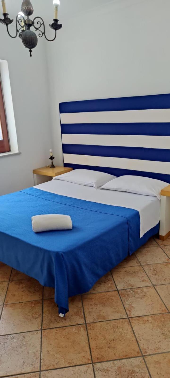 Appartamento con 2 Camere da Letto, Terrazza e Vista Mare