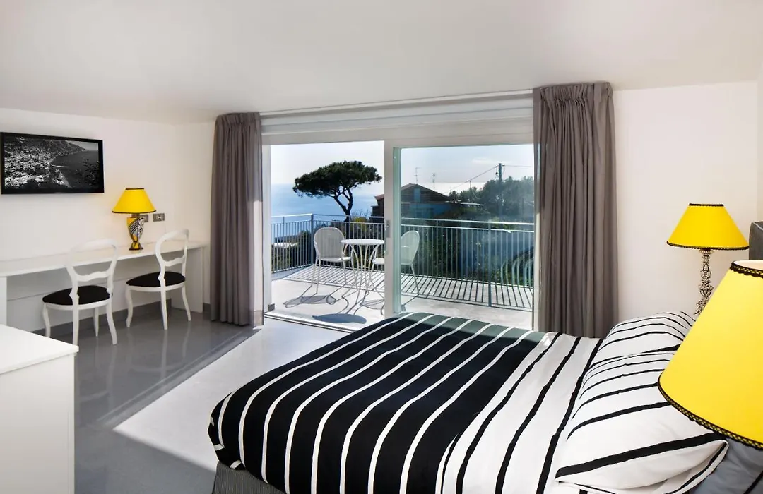 Casacolarusso-1